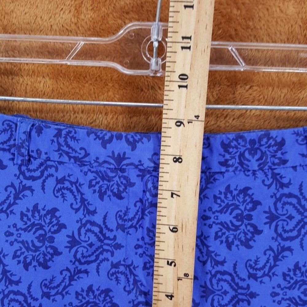 CYNTHIA ROWLEY Shorts Womens Size 8 Blue Chino Floral Scroll - Picture 6 of 8